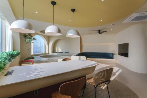 Shared lounge/TV area, Meomulda Subyeon in Busan