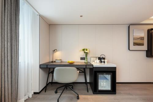 Elegant Double Room image 4