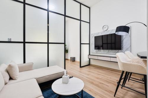 Studio Haven with Pool, Tennis and Kid's Playground near Ibn Battuta Metro Station