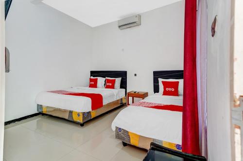 Hotel O Kalimantan Surabaya Syariah near Jalesveva Jayamahe Monument