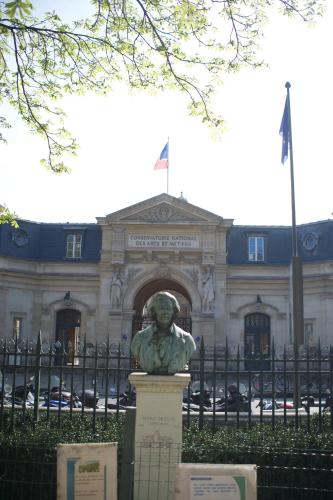 Marvellous Sunbathed 3BR at the heart of Paris - image 6