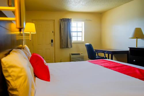 Duncan Inn by OYO OK - Hwy 81 Near Chisholm Casino - image 2