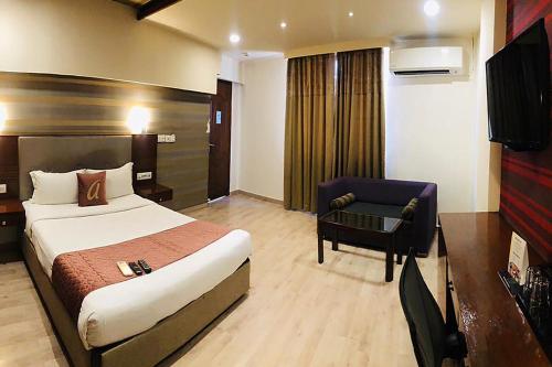 room detail thumbnail 1