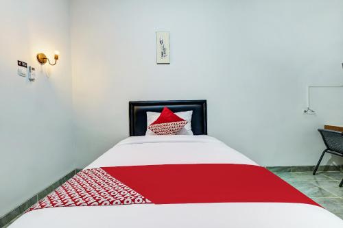 Standard Single Room image 4