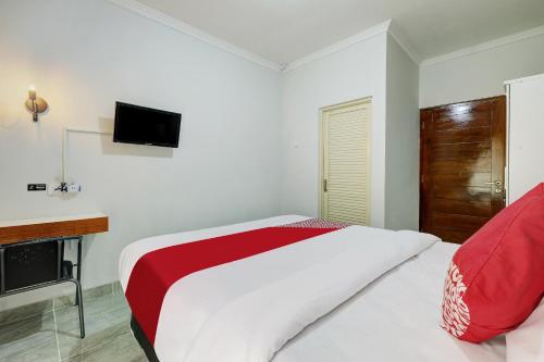 Standard Double Room image 6