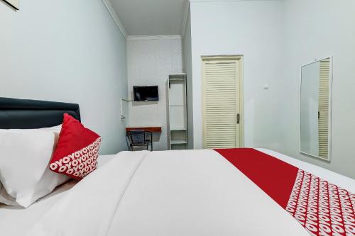Standard Single Room image 5