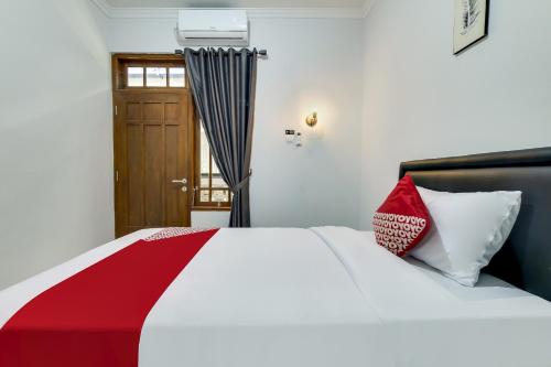 Standard Single Room image 6