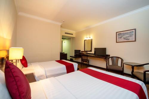 Executive Double or Twin Room image 10