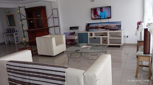 Two-Bedroom Apartment with View image 10