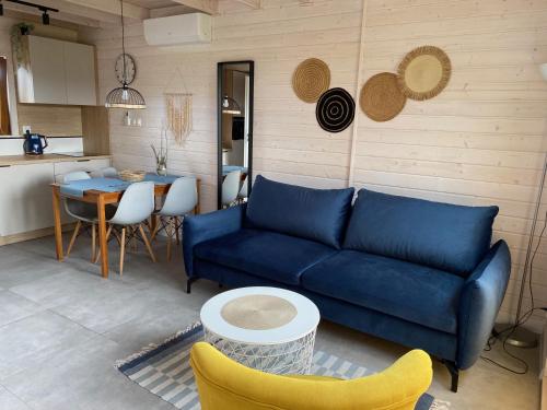 2 bedrooms, 5 beds