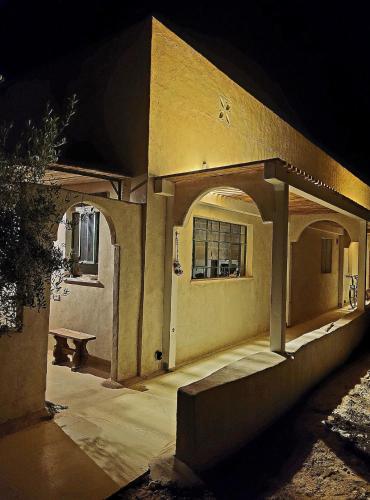 בקתה וטבילה במדבר in Hatzeva