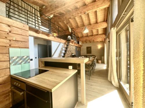 Chalet le petit Nicolas, jacuzzi, vue Mont Blanc in Argentiere