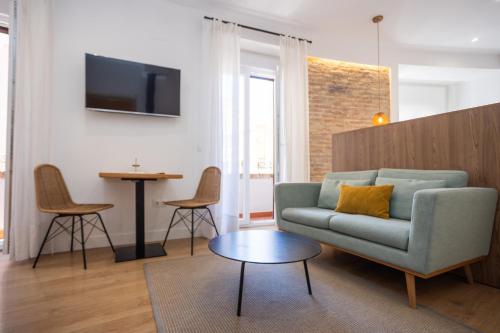 Chinitas Santos Apartments - image 3
