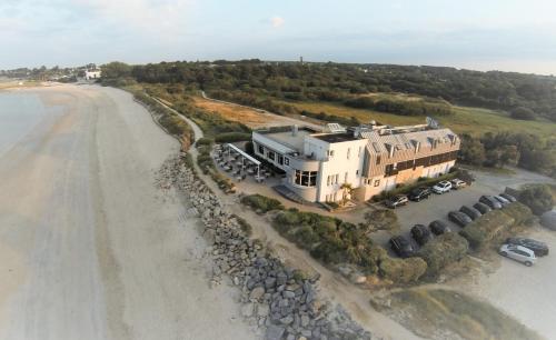 . Logis Hôtel Les Mouettes Restaurant ERIN - Larmor Plage, Proche de LORIENT