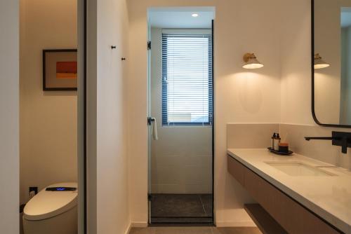 Twin Room with Sea View image 1