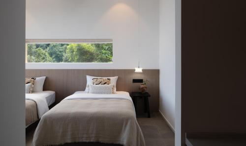 Twin Room with Sea View image 3