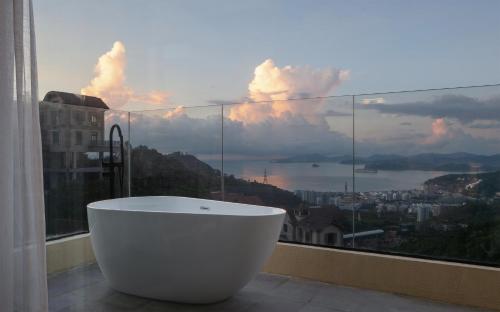 Double Room with Mountain View image 7