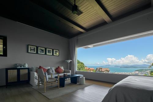 Double Room with Sea View image 7