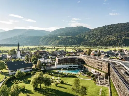 Falkensteiner Hotel & Spa Carinzia l 4 Star Superior in Tröpolach, Österreich