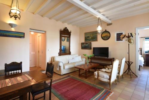 Tinos Grand Villa 6BR 15ppl Infinite Views Tinos Grand Villa 6BR 15ppl Infinite Views