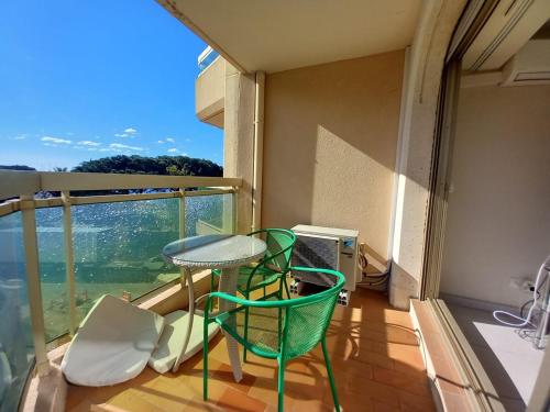 Balcony/terrace, Magnifique T2, proche gare TGV, proche plage de sa near Les Arcades