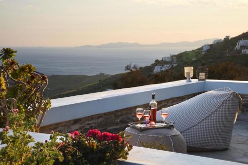 Tinos Grand Villa 6BR 15ppl Infinite Views Tinos Grand Villa 6BR 15ppl Infinite Views
