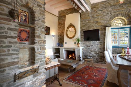 Tinos Grand Villa 6BR 15ppl Infinite Views Tinos Grand Villa 6BR 15ppl Infinite Views