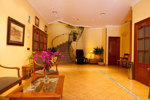 Előcsarnok, Hotel Paraje La Lambra in Rus