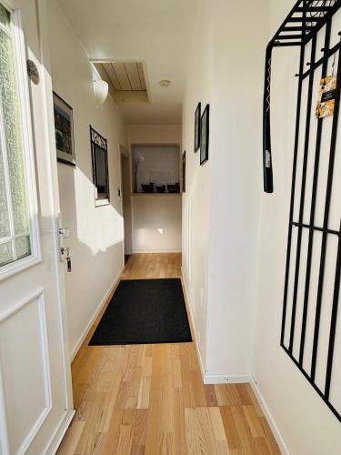 Bejárat, Workers Lodge für 4-14 Pers, Parkplatz, Wlan, Einzelbetten (Workers Lodge fur 4-14 Pers, Parkplatz, Wlan, Einzelbetten) in Gundersheim