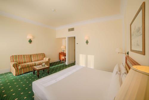 卡尔塔吉罗NH圣莫罗别墅酒店