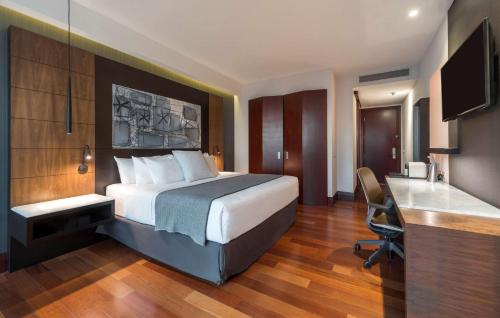 Superior Double or Twin Room room in NH Collection Guadalajara Providencia