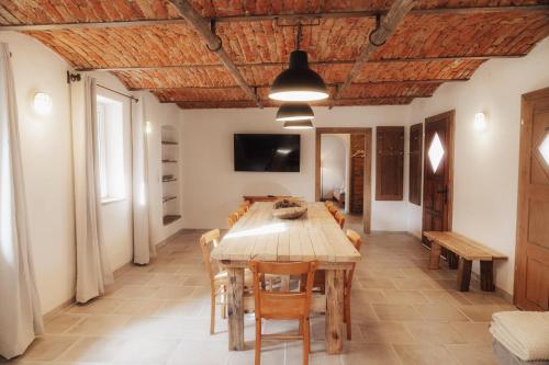 設施, Südburgenland Vierkanthof (Sudburgenland Vierkanthof) in 耶內爾斯多夫鎮中心