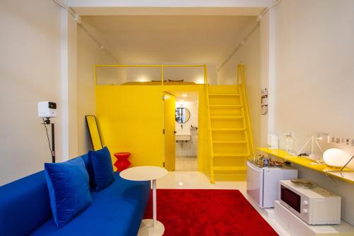 room detail thumbnail 1