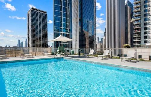 Cozy 2 bedroom condo by lakeshore near 311 South Wacker Drive Chicago