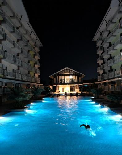 Budget Resort Stay Cebu Airport with Netflix, pool, gym and helpful host Budget Resort Stay Cebu Airport with Netflix, pool, gym and helpful host