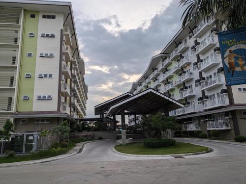 Budget Resort Stay Cebu Airport with Netflix, pool, gym and helpful host Budget Resort Stay Cebu Airport with Netflix, pool, gym and helpful host