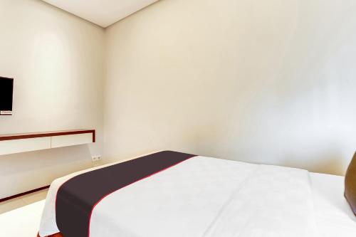 Superior Twin Room image 7