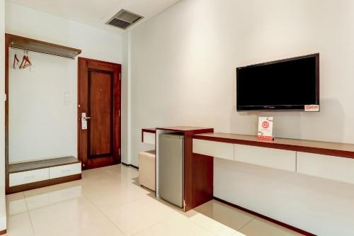 Delxue Twin Room image 6