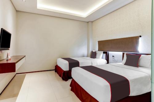 Superior Twin Room image 6