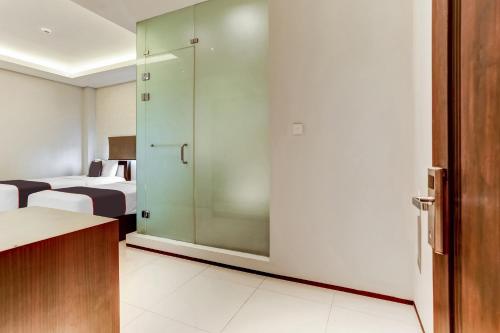 Superior Twin Room image 5