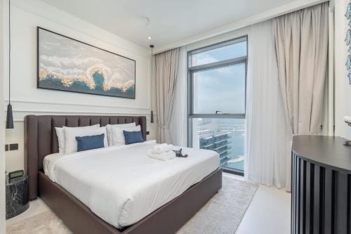 Free housekeeping visits during your stay - StayShort - 1 Bedroom in Marina Vista with Full Palm Views, Dubai (photo 4)