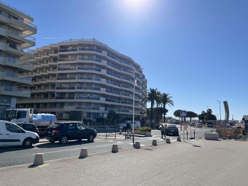 Magnifique T2, proche gare TGV, proche plage de sa near Les Arcades