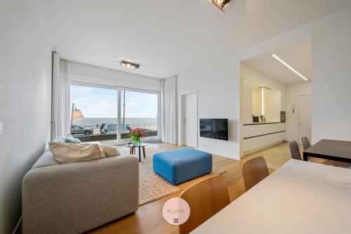 Osean by BLOSS luxe appartement met frontaal zeezicht, binnenzwembad en parking, Middelkerke
