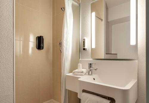 B&B Hôtel LILLE Tourcoing Centre - image 13