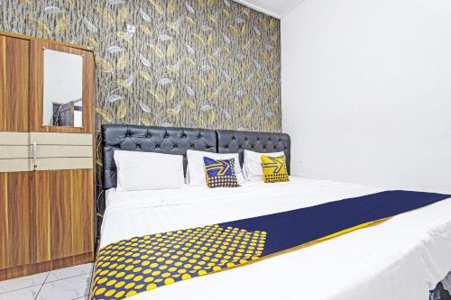 SPOT ON 91521 Mayong Guesthouse in Jepara