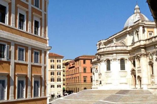 La Dolce Vita - Luxury Colosseum Boutique Apartment, Roma (foto 2)