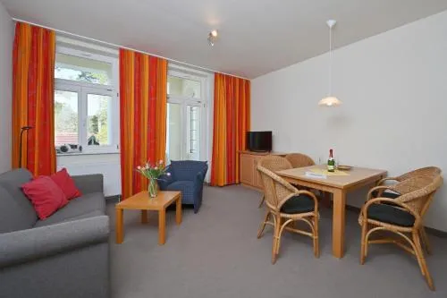 Ferienwohnung 6 mit Sauna WLAN 6 Pers. Sellin auf Rügen Villa Celia 200 m vom Strand entfernt in Ostseebad Sellin, Deutschland