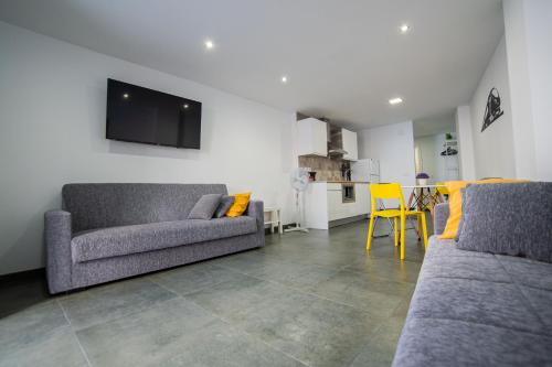One-Bedroom Apartment image 10