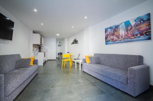 One-Bedroom Apartment image 5