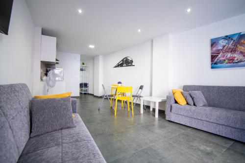 One-Bedroom Apartment image 4